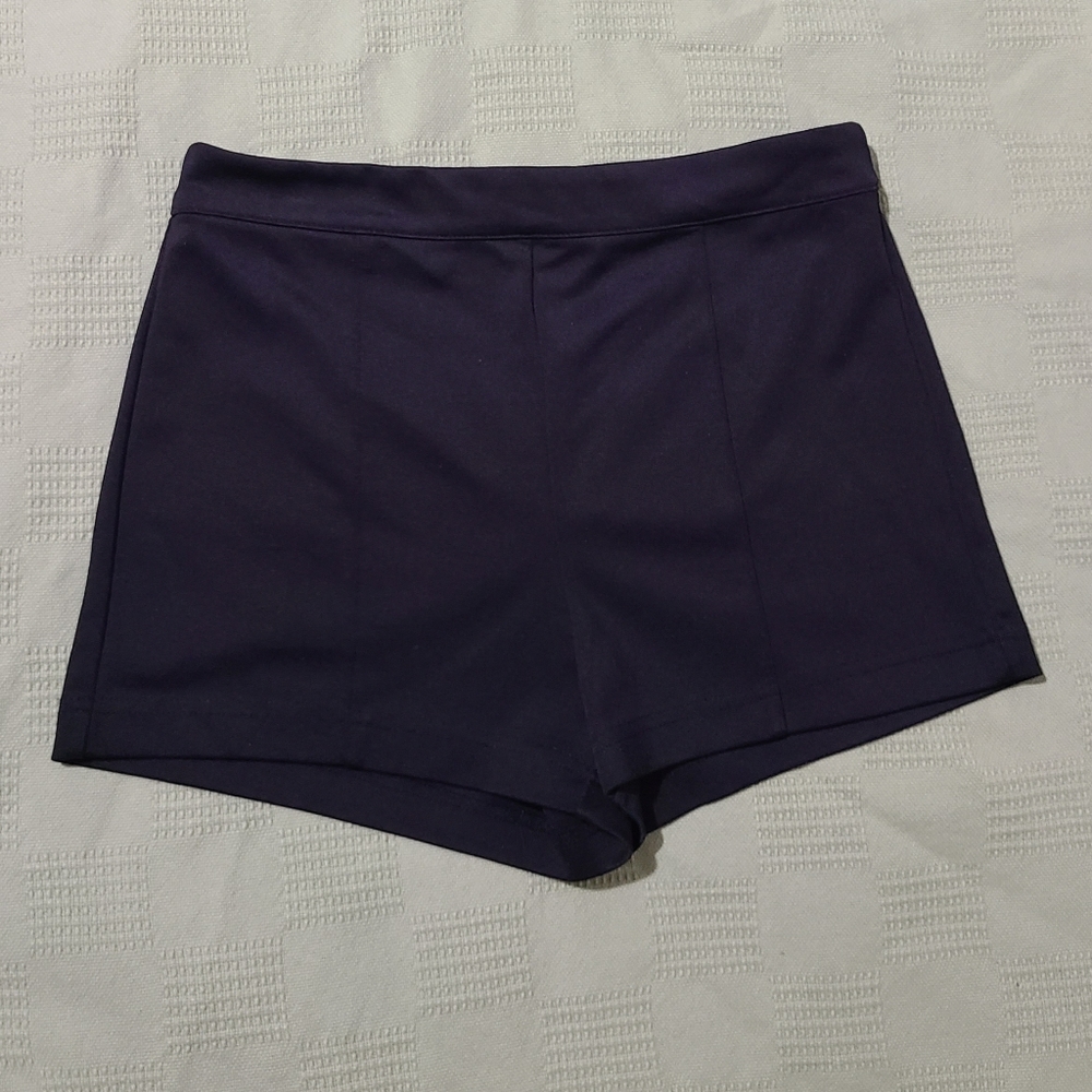 Forever 21 Black Pleated Zip-Up Shorts Size 26/M